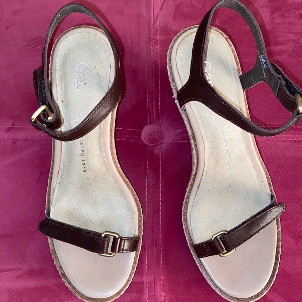 WEDGE SANDALS